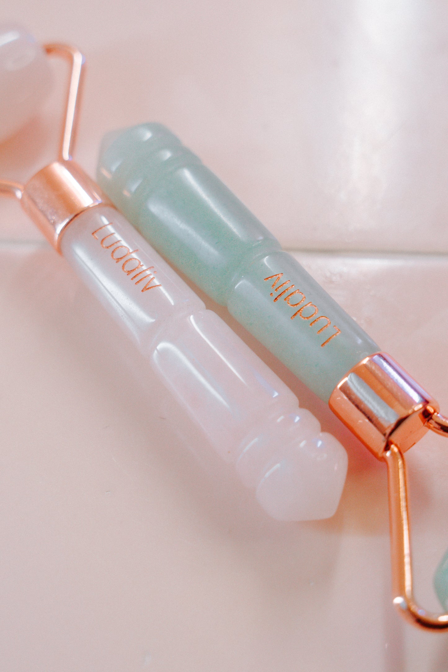 Bundles Vida natural jade vibrating lift & countour beauty roller +Live mini roller